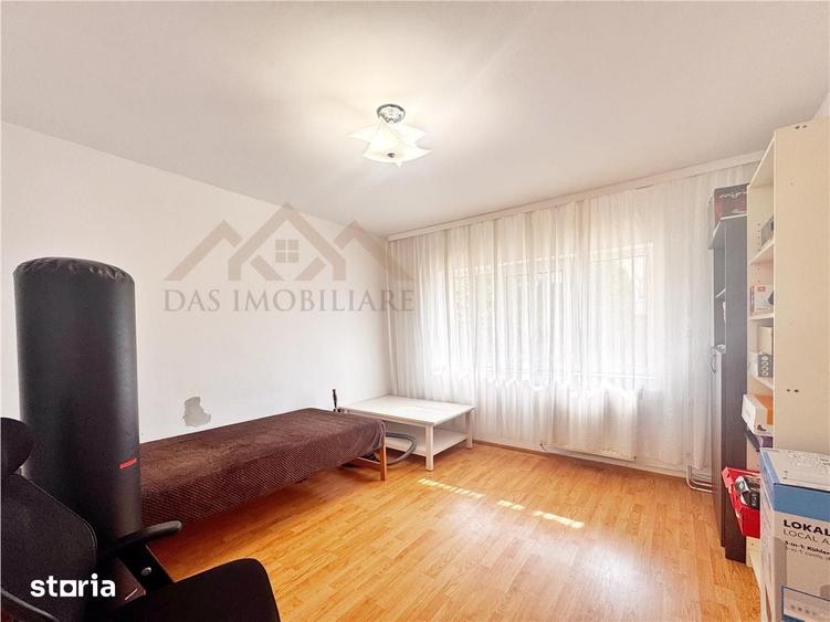 Apartament cu 3 camere în Traian