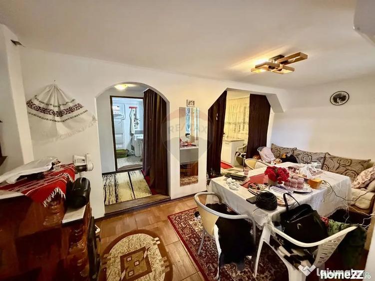 Casă cu 5 camere cu Teren 3344 Mp în Țifești