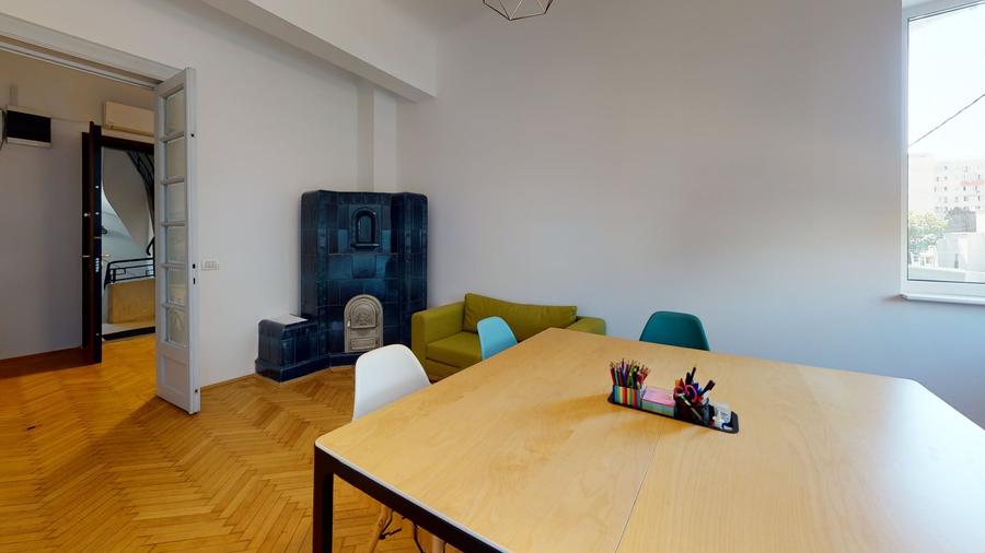 Apartament cu 3 camere în Clucerului