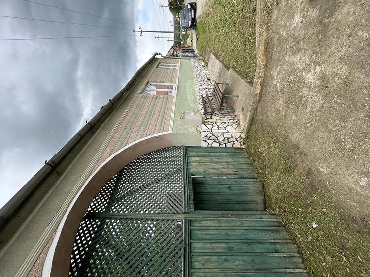 Casă cu Teren 1500 Mp în Presaca