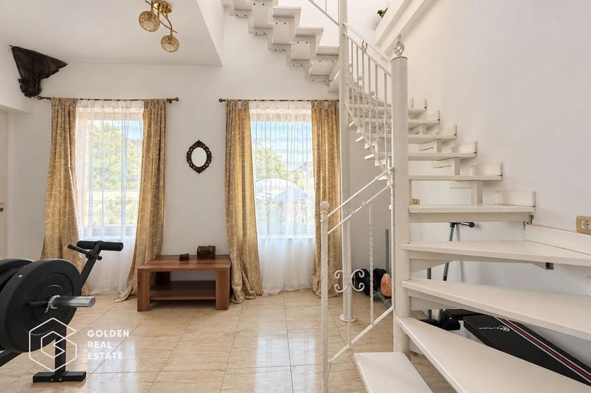 Casă individuală cu 6 camere cu Canalizare în Ultracentral