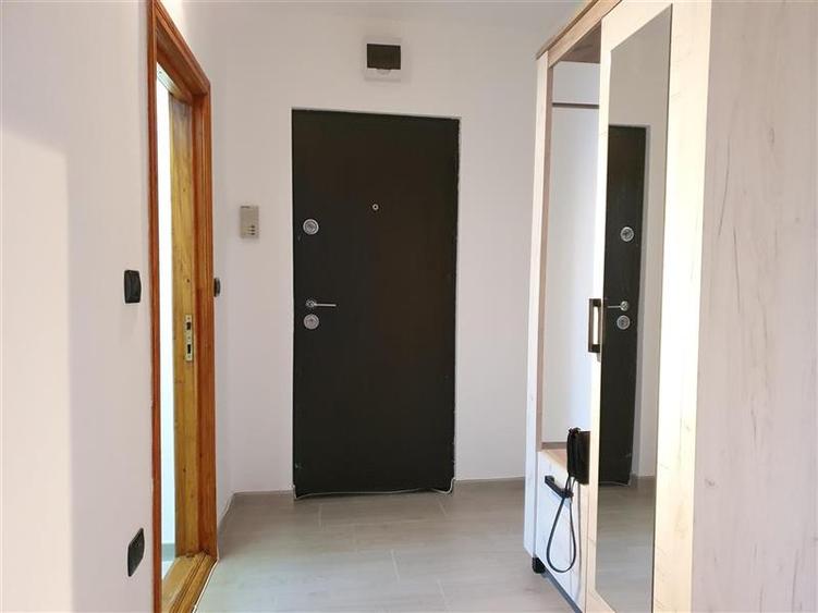 Apartament cu 2 camere semidecomandat în Sud