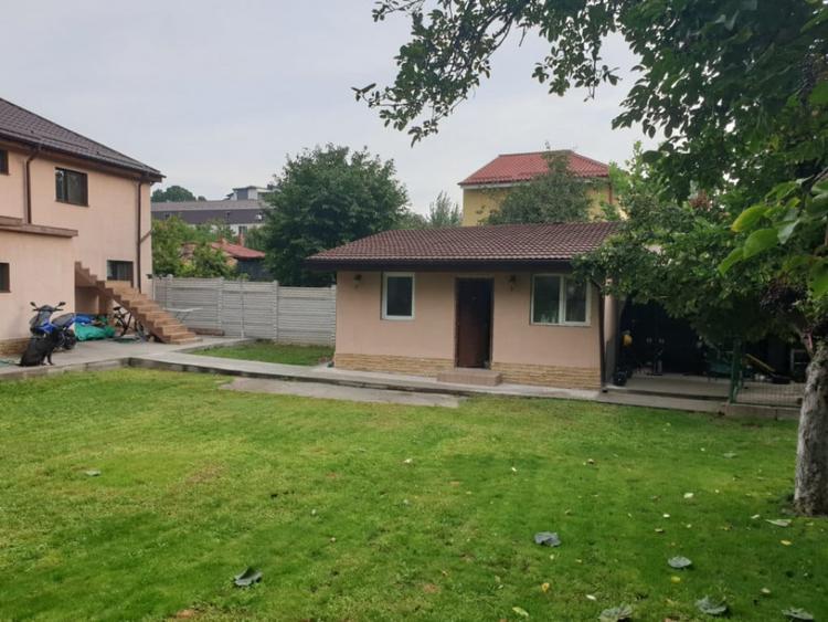 Casă cu 5 camere cu Teren 950 Mp în Central