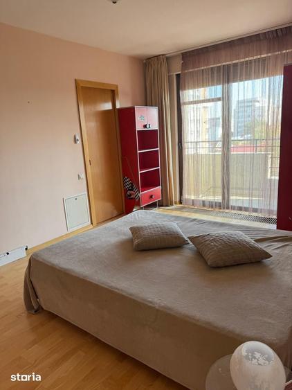Apartament cu 4 camere în Grivița
