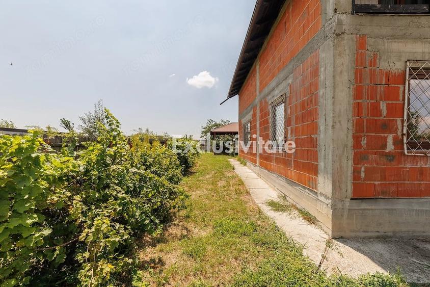 Casă cu 3 camere cu Teren 705 Mp în Craiovei