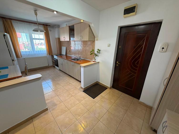 Apartament cu 2 camere semidecomandat în 13 Septembrie