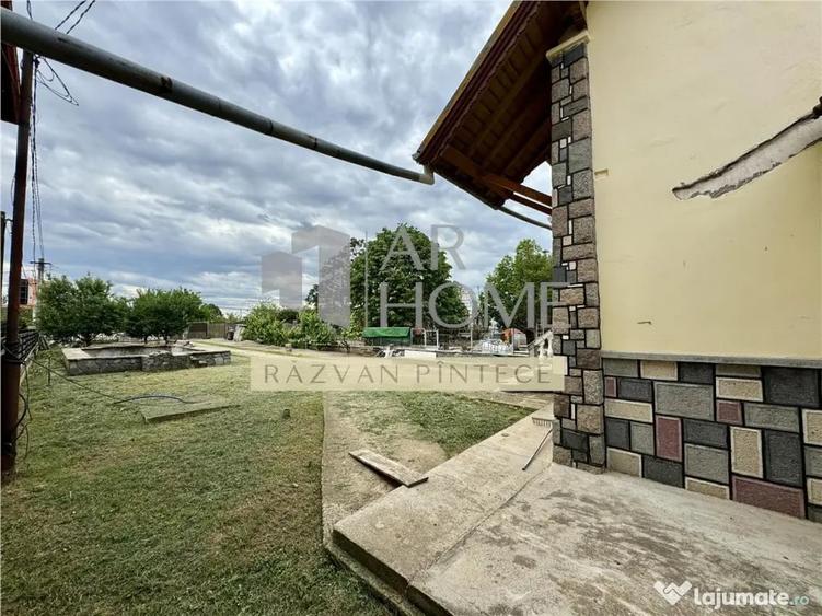 Casă cu 11 camere cu Teren 1915 Mp în Păulești
