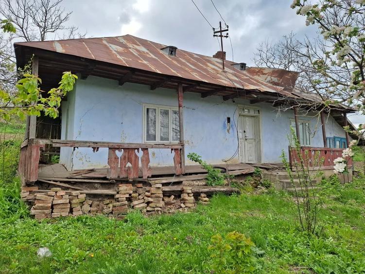 Casă cu 2 camere în Mateieni