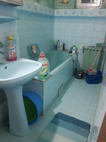 Apartament cu 3 camere decomandat în Cantemir
