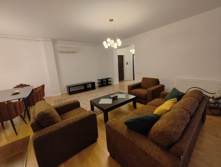 Apartament cu 3 camere decomandat, mobilat în Aviației