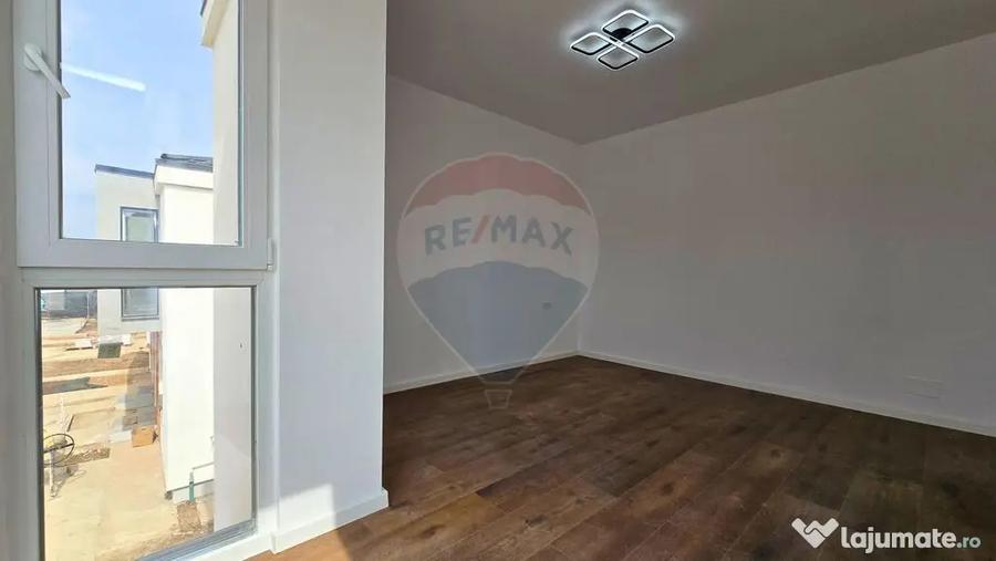 Casă cu 4 camere cu Teren 187 Mp în Tunari