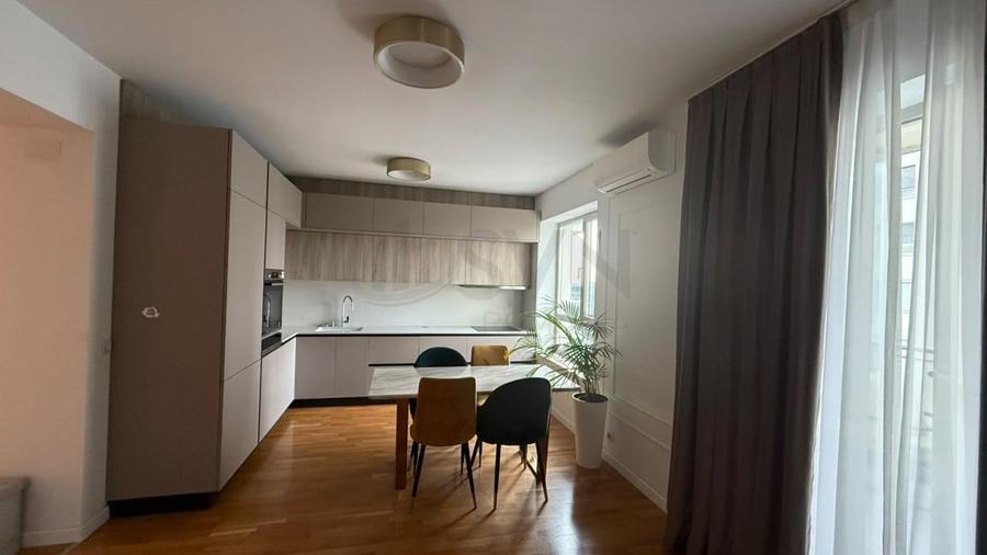 Apartament cu 3 camere decomandat, mobilat în 1 Mai