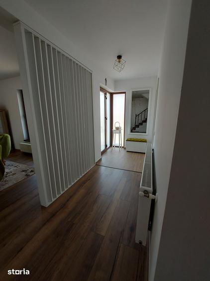 Casă cu 4 camere cu Teren 250 Mp în Central