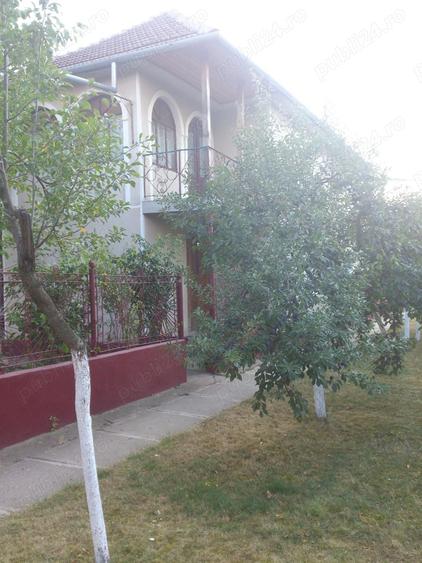 Casă cu 5 camere cu Teren 3000 Mp în Satchinez