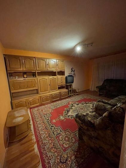 Apartament cu 3 camere decomandat în Decebal