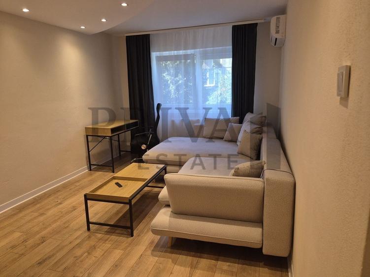 Apartament cu 3 camere decomandat, mobilat în Lipovei