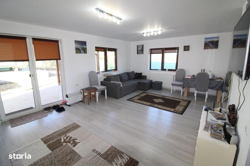 Casă cu 3 camere decomandat în Teliucu Inferior