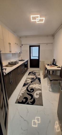 Apartament cu 2 camere decomandat în Micro 11