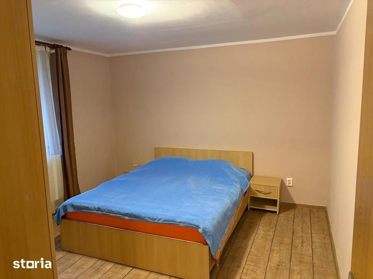 Casă cu 5 camere cu Teren 1200 Mp în Central