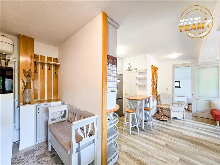 Casă individuală cu 7 camere cu Canalizare în Exterior Est