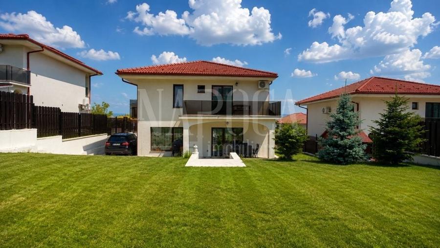 Casă individuală cu 4 camere cu Canalizare în Iris