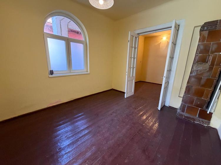 Apartament cu 2 camere semidecomandat în Victoriei