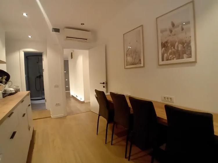 Apartament cu 4 camere în Victoriei