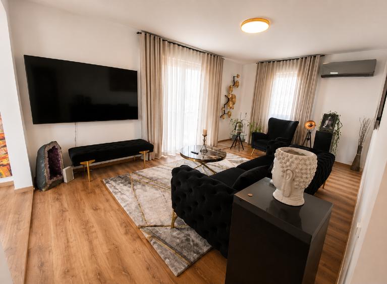 Apartament cu 3 camere semidecomandat, mobilat în Primăverii