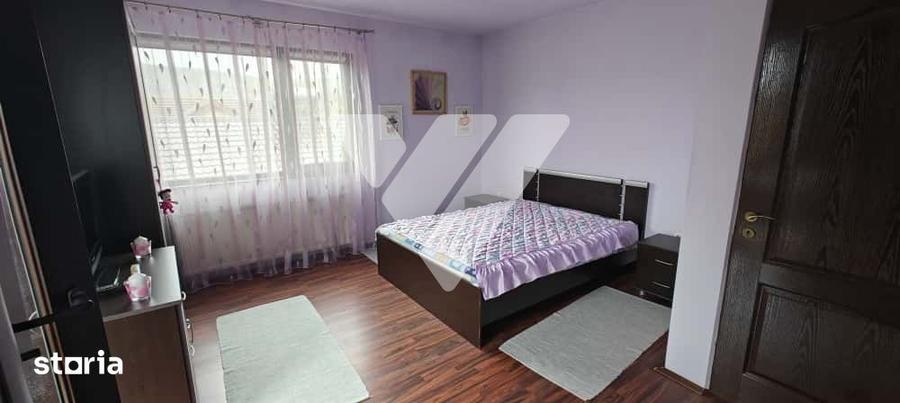 Casă cu 6 camere cu Teren 500 Mp în Central