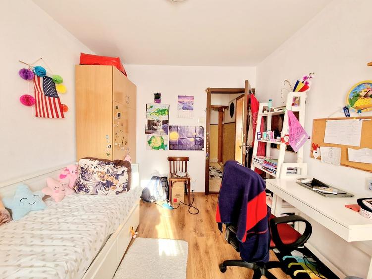 Apartament cu 4 camere decomandat, mobilat în Tomis III