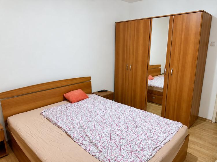 Apartament cu 3 camere în Drumul Taberei