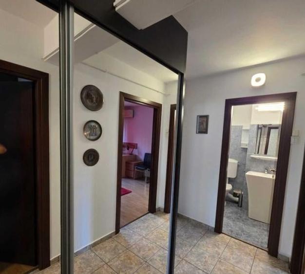 Apartament cu 3 camere decomandat, mobilat în Drumul Taberei