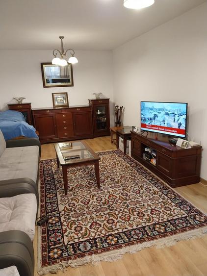 Vanzare proprietate cu doua case si intrari separate curte Giulesti - 5