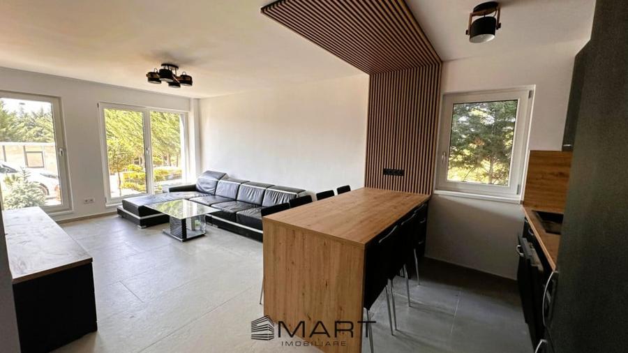 Apartament cu 3 camere semidecomandat în Sud