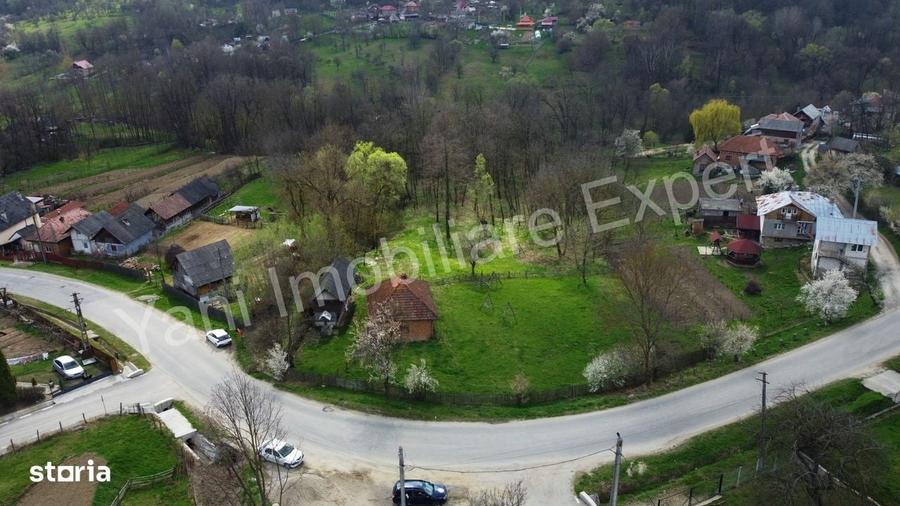 Casă cu 2 camere cu Teren 5800 Mp în Valea Danului