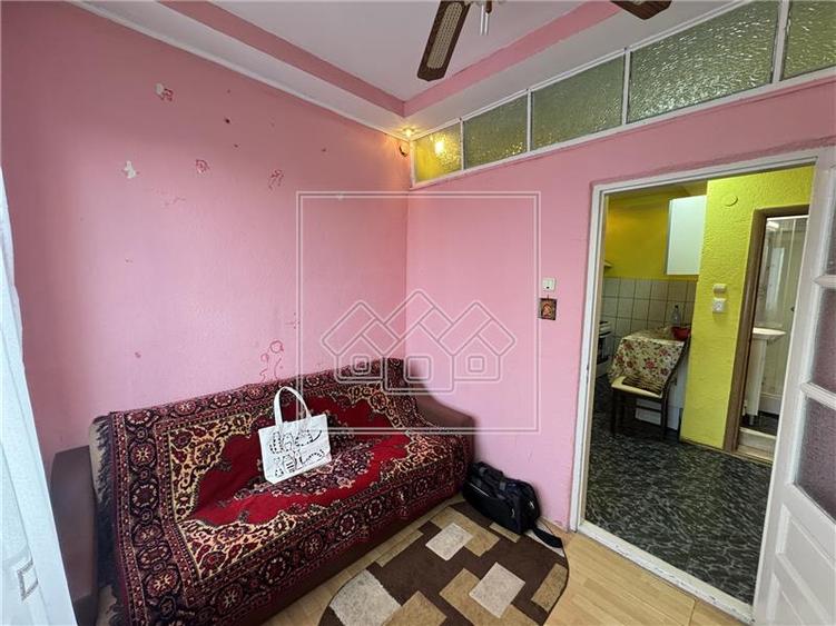 Apartament cu 2 camere decomandat în Terezian