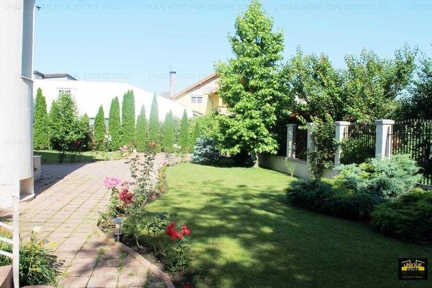 Casă cu 9 camere cu Teren 640 Mp în Pipera