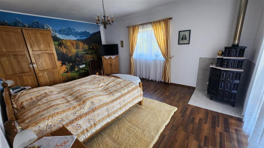 Casă individuală cu 4 camere cu Teren 3195 Mp în Poieni-Solca