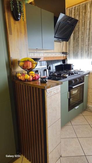 Apartament cu 4 camere decomandat în Titan