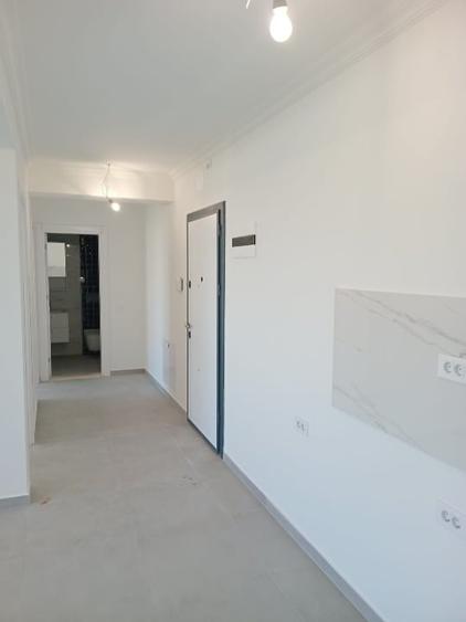 Apartament cu 3 camere decomandat în Energia