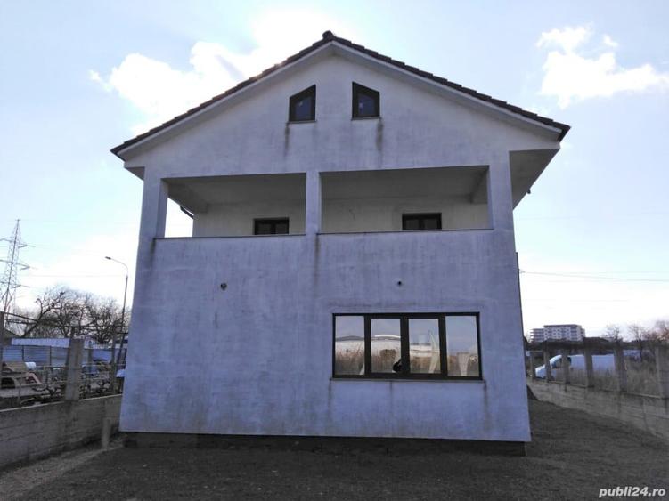 Casă cu 4 camere în Central