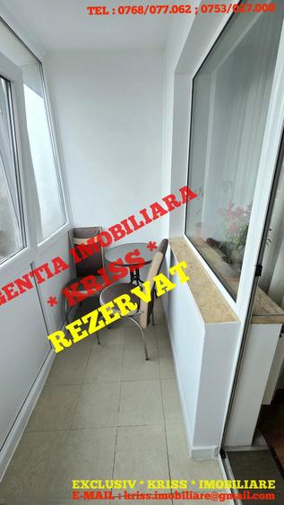 Apartament cu 3 camere semidecomandat în Banat