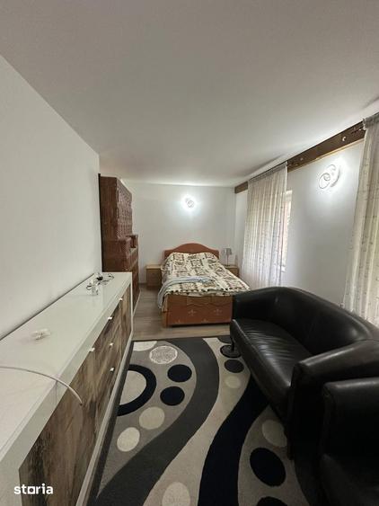 Casă cu 3 camere cu Teren 1500 Mp în Central