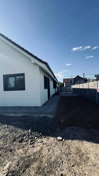 Casă cu 3 camere cu Teren 508 Mp în Sânmihaiu Român