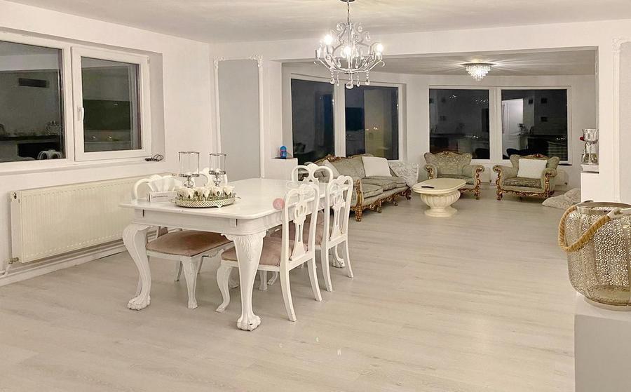 Casă individuală cu 5 camere cu Canalizare în Cernatu