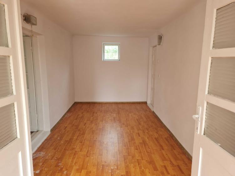 Casă cu 3 camere în Mălureni