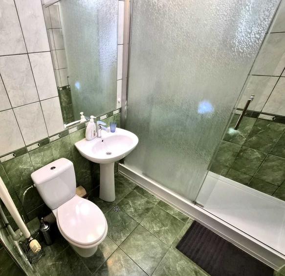 Apartament cu 3 camere decomandat, mobilat în Aviației