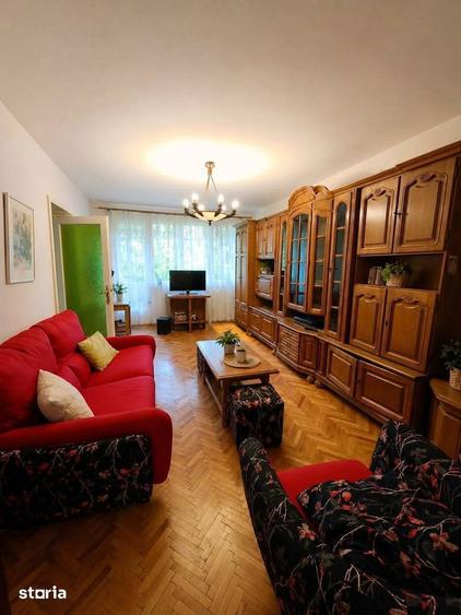 Apartament cu 4 camere, mobilat în 22 Decembrie 1989