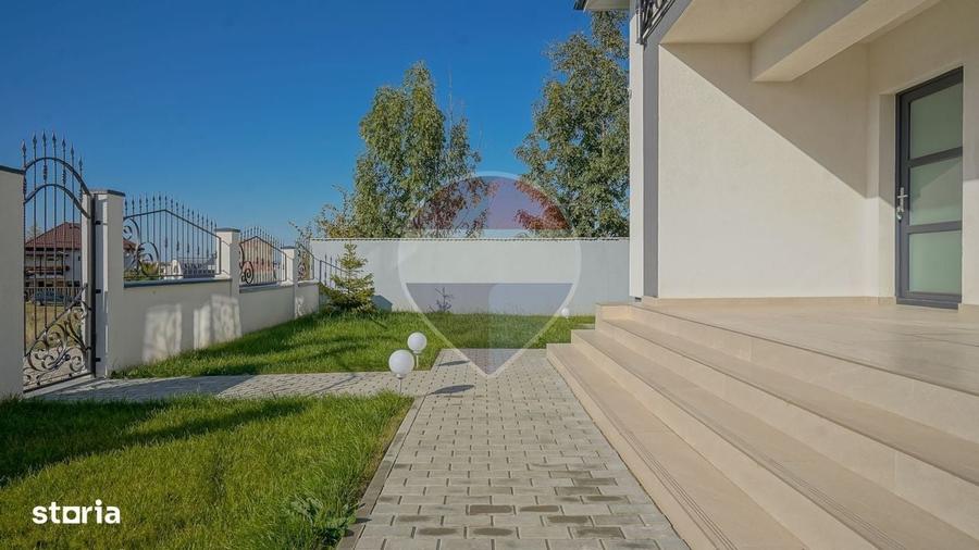 Casă cu 4 camere decomandat în Bunloc