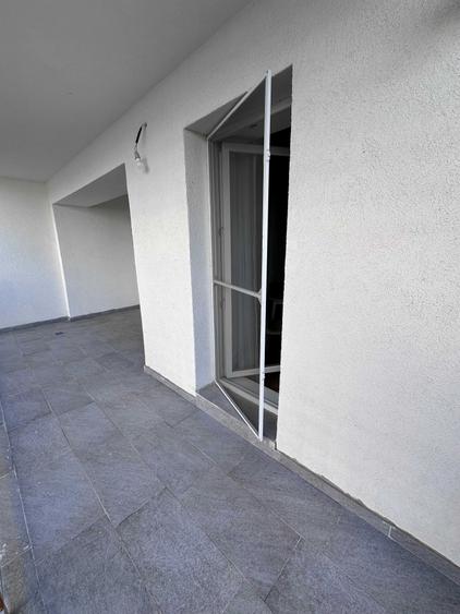 Apartament cu 2 camere decomandat în Titan